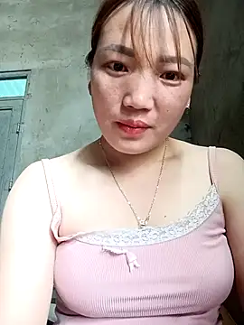 Snapshot of Nunaa2x chatting on 5, 5, 2026 Nunaa2x online show from 5, 5, 2026