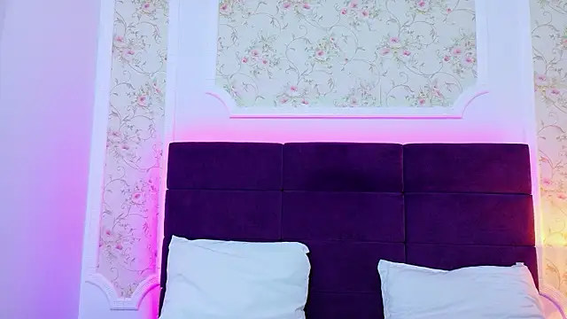 EvelinHill online show from 9, 2, 2026