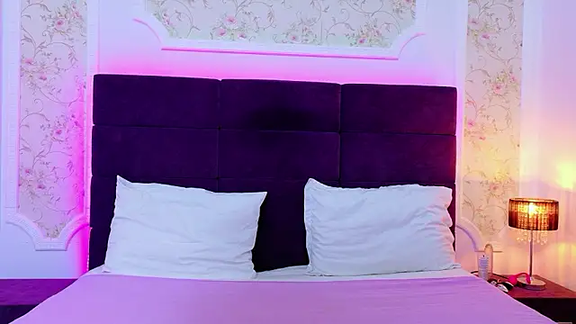 EvelinHill online show from 4, 2, 2026