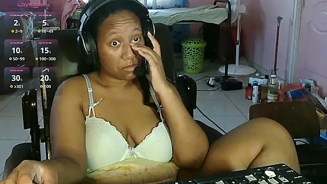 Snapshot of Eirondra_valeen chatting on 27, 5, 2026 Eirondra valeen online show from 27, 5, 2026