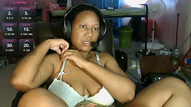 Snapshot of Eirondra_valeen chatting on 4, 6, 2026 Eirondra valeen online show from 4, 6, 2026