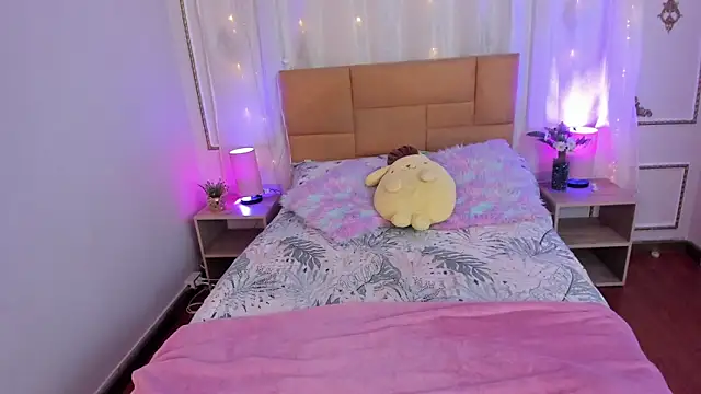 Jenifer James online show from 10, 2, 2026