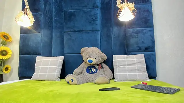 Laura Miller1 online show from 14, 4, 2026