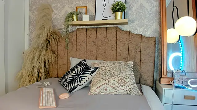 Sarah amy  online show from 17, 1, 2026