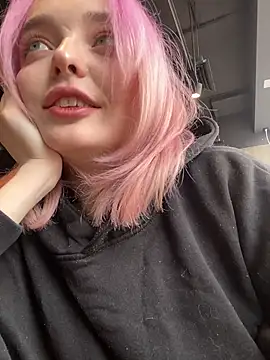 aka Blonde online show from 10, 3, 2026