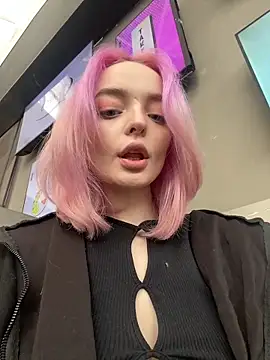 aka Blonde online show from 4, 3, 2026