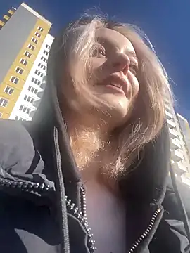 aka Blonde online show from 1, 4, 2026