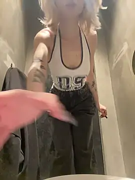 aka Blonde online show from 17, 4, 2026