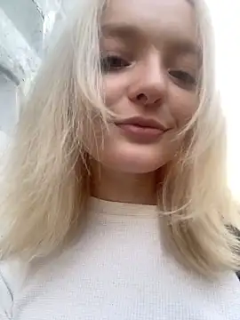 Snapshot of aka_Blonde chatting on 8, 5, 2026 aka Blonde online show from 8, 5, 2026