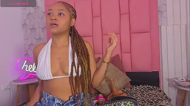 sophiia swet online show from 7, 2, 2026