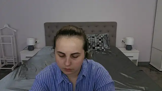 MikaFoxy online show from 8, 4, 2026