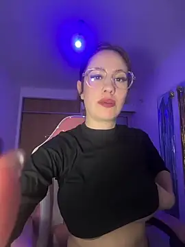 Snapshot of LolaSB chatting on 12, 6, 2026 LolaSB online show from 12, 6, 2026