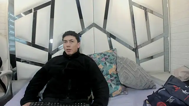 ScarlettAndLucas online show from 8, 3, 2026