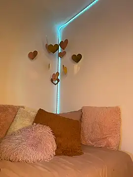 GiannaMagari online show from 6, 3, 2026