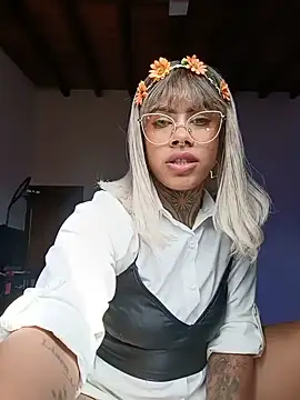 Canela Osada  online show from 17, 7, 2026