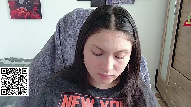 yessica gomez01 online show from 17, 4, 2026