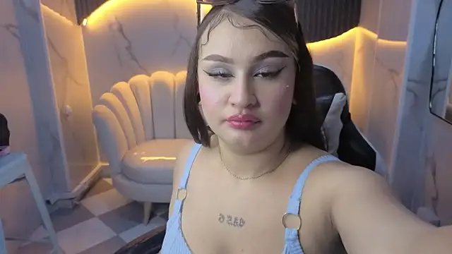 Clhoe b online show from 14, 1, 2026