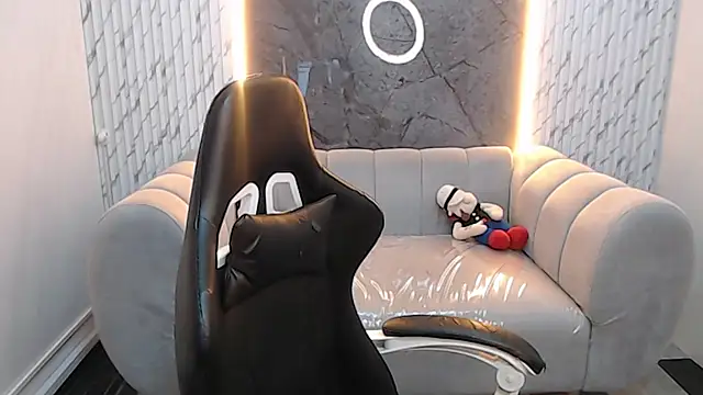 Clhoe b online show from 16, 1, 2026