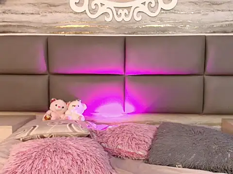 Little Mayy online show from 5, 2, 2026