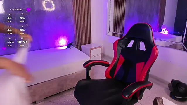 MelanyHolsen online show from 20, 4, 2026