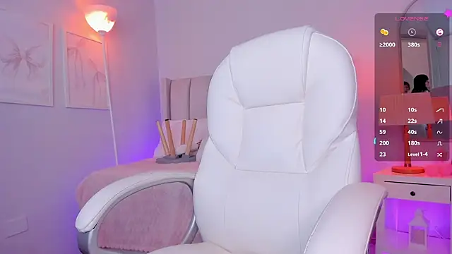 your alina18 online show from 23, 3, 2026