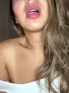 bebitas2  online show from 14, 1, 2026