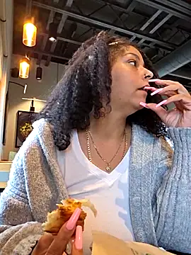 tastesosweet online show from 11, 4, 2026