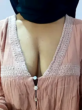 cutehotwife online show from 28, 2, 2026