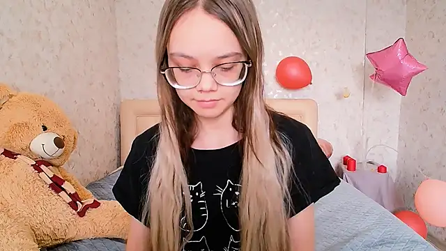 LolliStrawberry online show from 14, 3, 2026