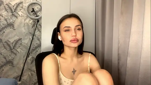 Snapshot of LuciaBanga chatting on 13, 2, 2026 LuciaBanga online show from 13, 2, 2026