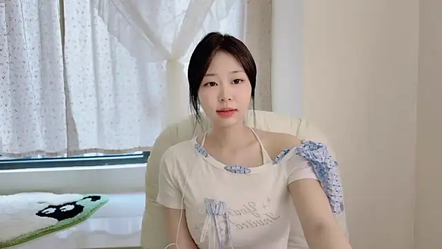 Snapshot of Onefiona chatting on 22, 7, 2026 Onefiona online show from 22, 7, 2026