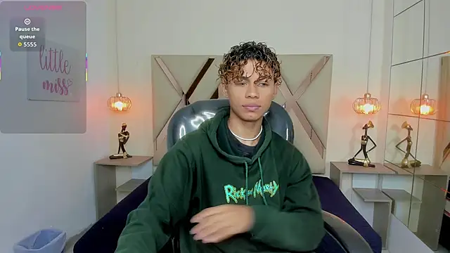 Anyelo Twink online show from 5, 4, 2026