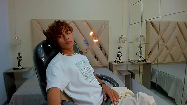 Anyelo Twink online show from 17, 2, 2026