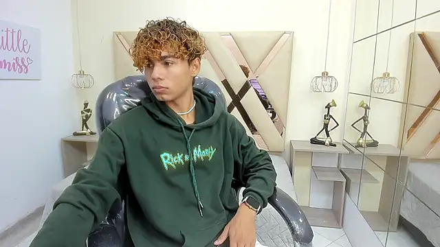 Anyelo Twink online show from 3, 3, 2026