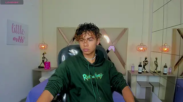 Anyelo Twink online show from 4, 6, 2026