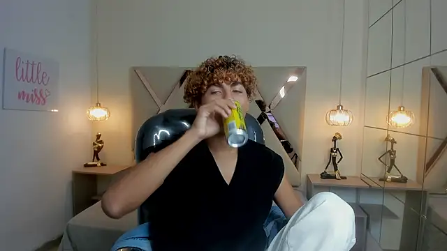 Anyelo Twink online show from 13, 3, 2026