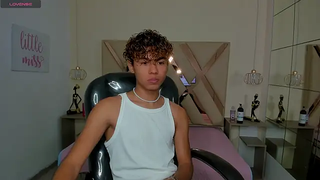 Anyelo Twink online show from 23, 5, 2026