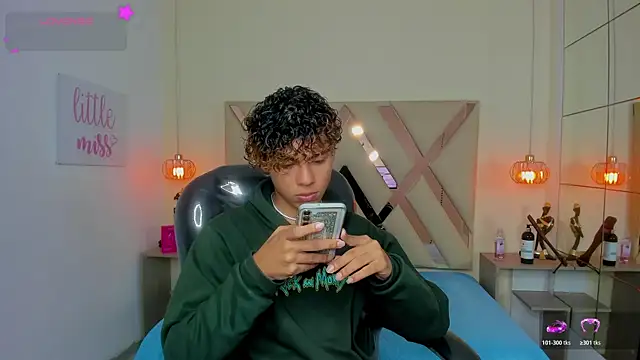 Anyelo Twink online show from 24, 6, 2026