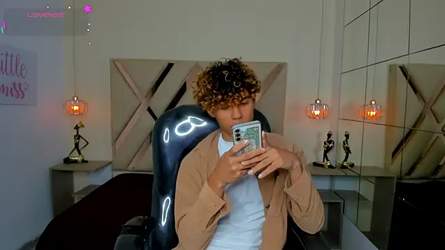 Anyelo Twink online show from 6, 7, 2026