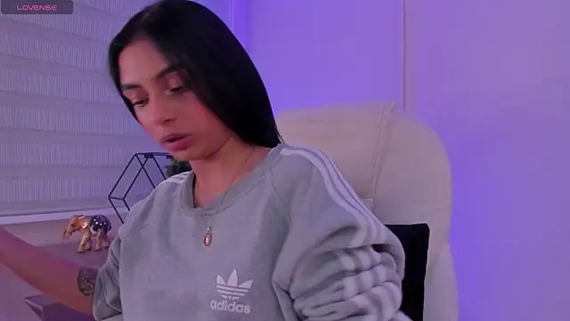 lilith petit  online show from 18, 4, 2026