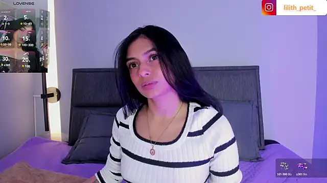 Snapshot of lilith_petit_ chatting on 29, 5, 2026 lilith petit online show from 29, 5, 2026