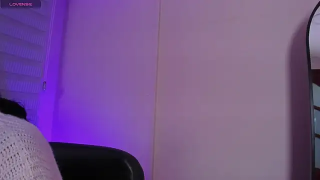 Snapshot of lilith_petit_ chatting on 16, 5, 2026 lilith petit online show from 16, 5, 2026