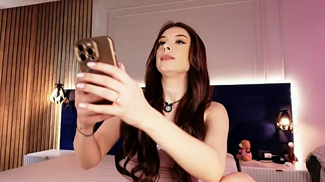KylieeV online show from 18, 4, 2026
