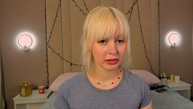 Snapshot of AdeleSilvy chatting on 7, 5, 2026 AdeleSilvy online show from 7, 5, 2026