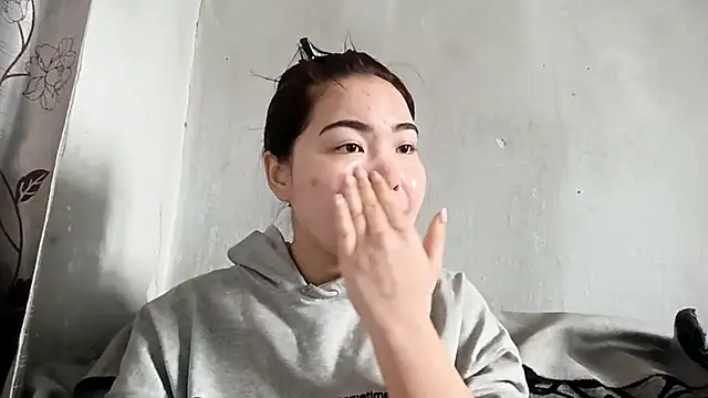 MollyAsian online show from 5, 2, 2026