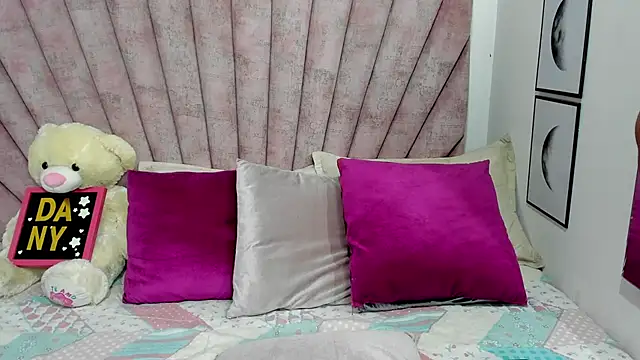 danibellucii  online show from 28, 2, 2026