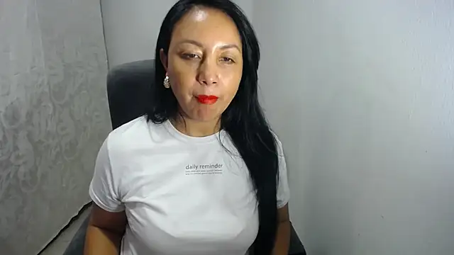 Snapshot of soyElena46 chatting on 25, 4, 2026 soyElena46 online show from 25, 4, 2026