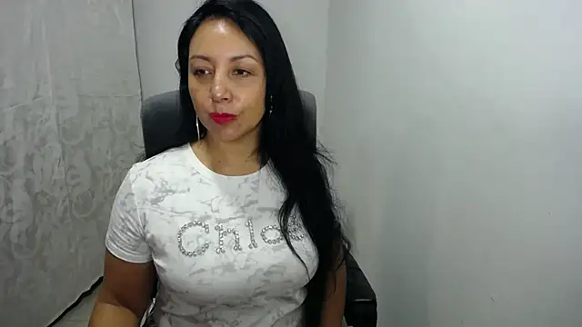 Snapshot of soyElena46 chatting on 28, 4, 2026 soyElena46 online show from 28, 4, 2026
