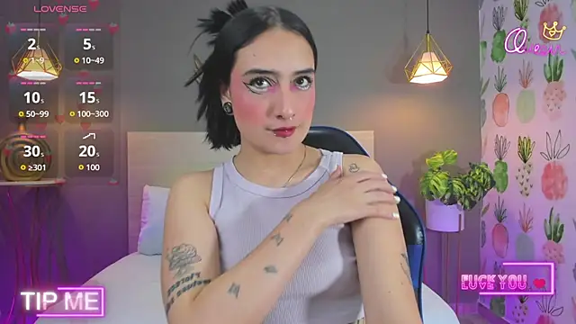 emma hiltonn  online show from 17, 6, 2026