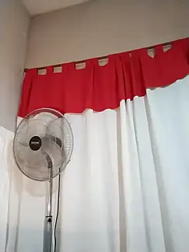 Juguetonafogosa5 online show from 22, 3, 2026